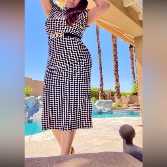 Houndstooth Bodycon Split Hem Dress - Picture 5 of 10